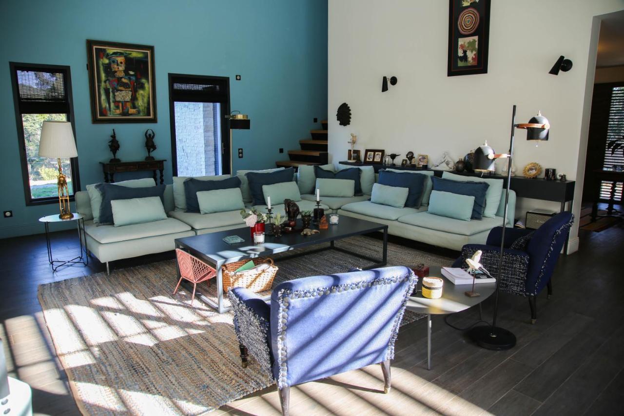 Maison-M Aix Meyreuil Bagian luar foto